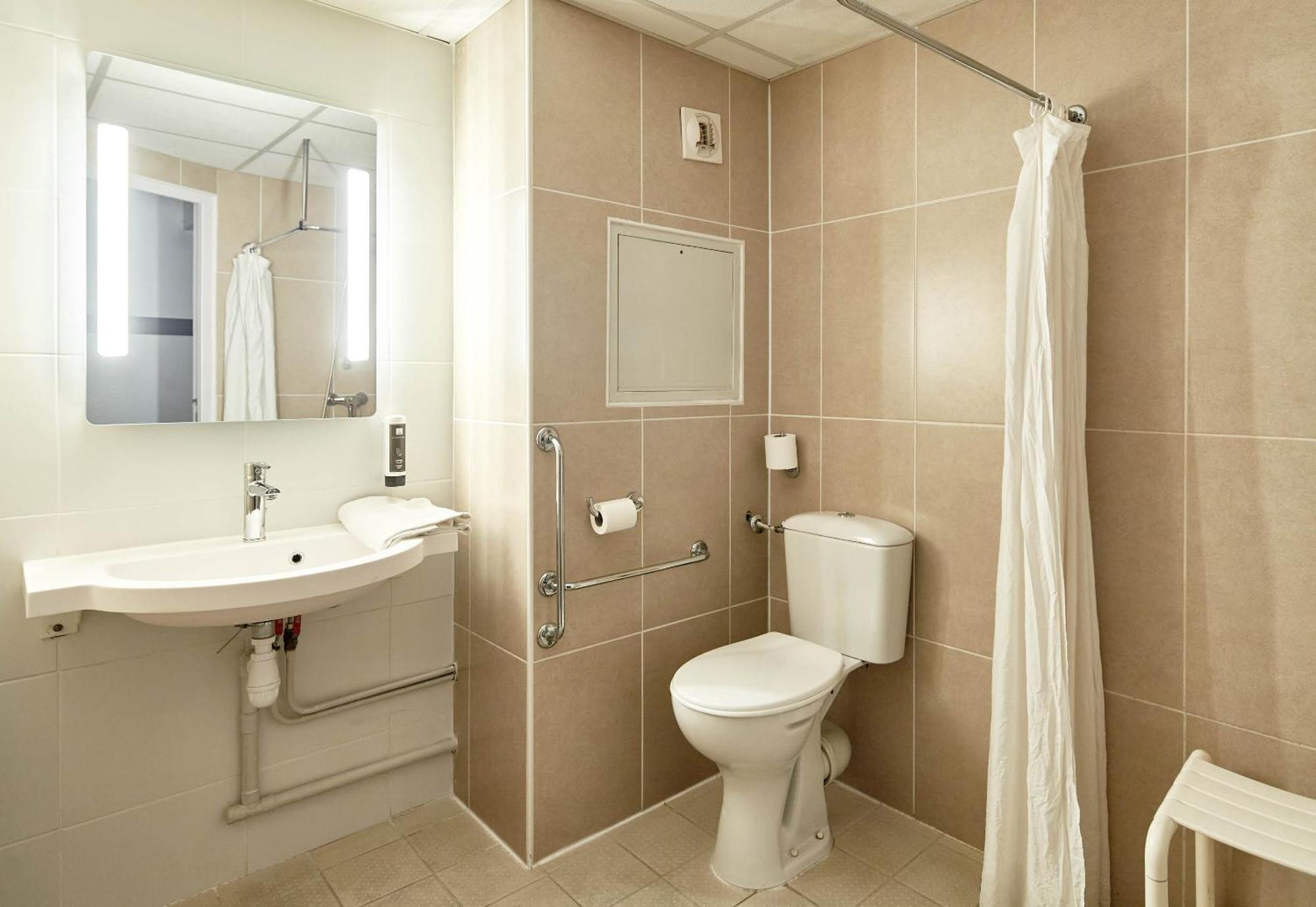 B&B Hotel Evry Lisses 2 Dış mekan fotoğraf